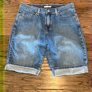 Levi’s 515 Cuffed Shorts Size 8